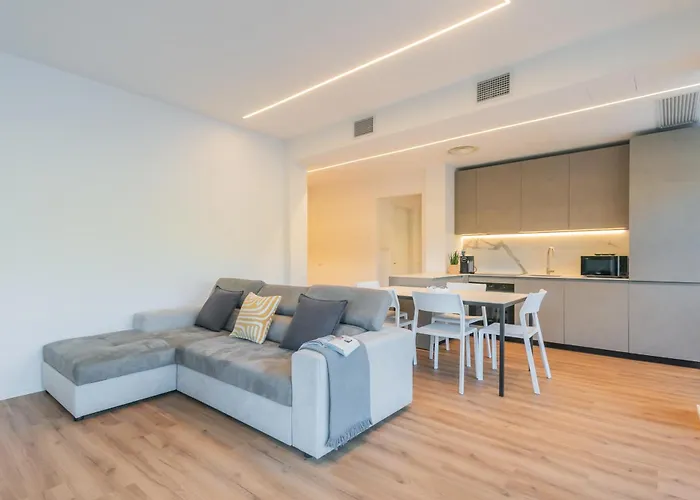 Willa Regina Retreat With Pool View By Rent *