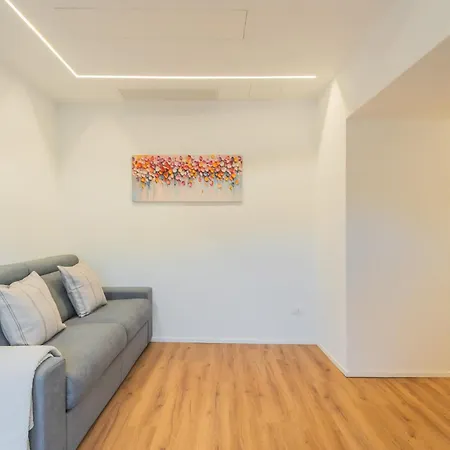 Villa Regina Retreat With Pool View *