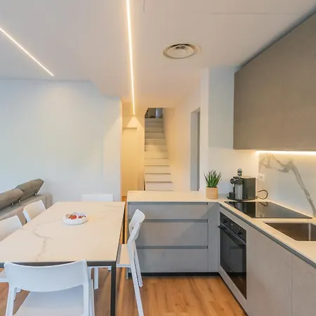 Regina Retreat With Pool View By Rent Villa Brienno