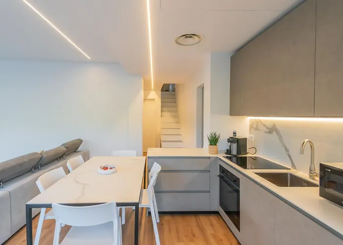 Regina Retreat With Pool View By Rent Villa Brienno