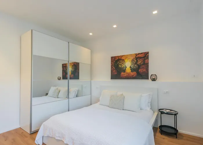 Regina Retreat With Pool View By Rent *