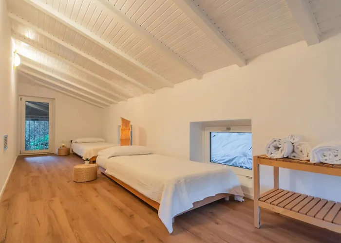 Regina Retreat With Pool View By Rent Brienno